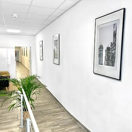 Leni Living - Riesig! Repraesentativ! Ruhig! Appartement Munich